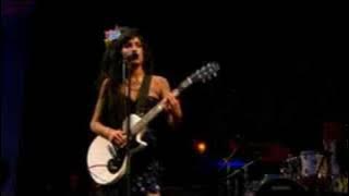 AMY WINEHOUSE-Wake Up Alone (Live @ Glastonbury 2008)