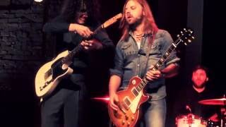 Video voorbeeld van "STEVE HILL (Canada) vs OLI BROWN (UK) Blues Rock GUITAR Duel Jam L'ASTRAL Montreal 2011"