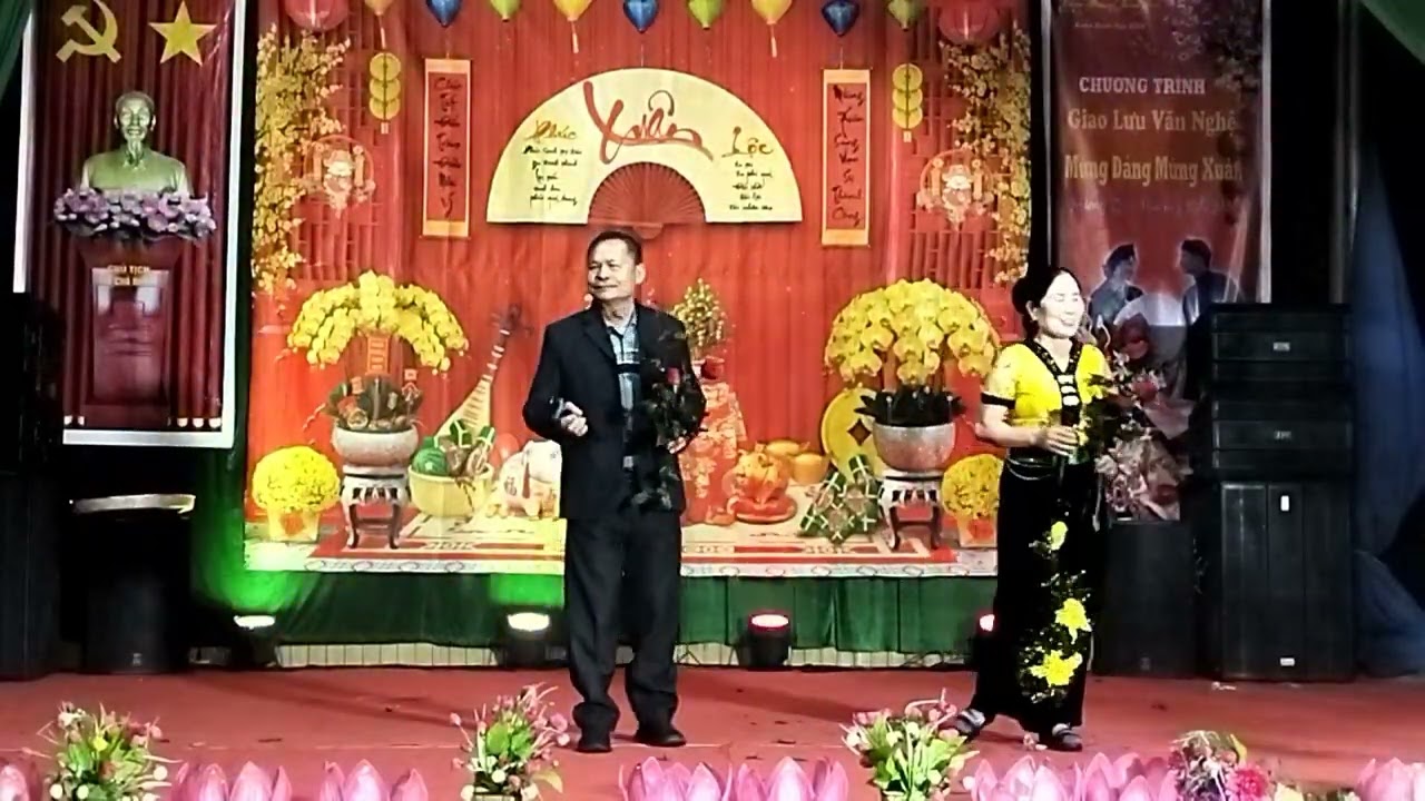 Ca sĩ Lê soạn Nguyễn Phương trình bày 