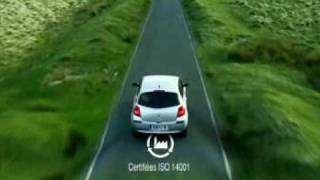 PUB RENAULT ECO2 AVEC ELLEN MAC ARTHUR