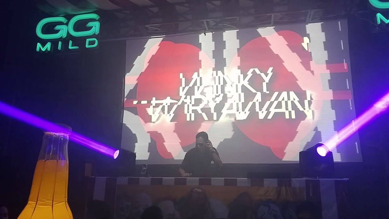 Empire State of Mind remix by DJ @winkywiryawan at @foundry8 on Cirque de Freak Night