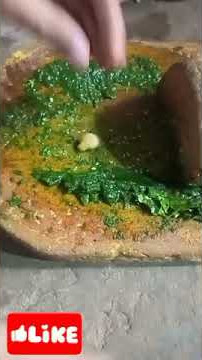 sil par chatni kaise banaye |how to make green chatni #greenchatni #shorts #viral #trending 👌