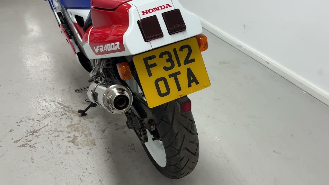 Lot 138 - 1989 Honda VFR400 RIII