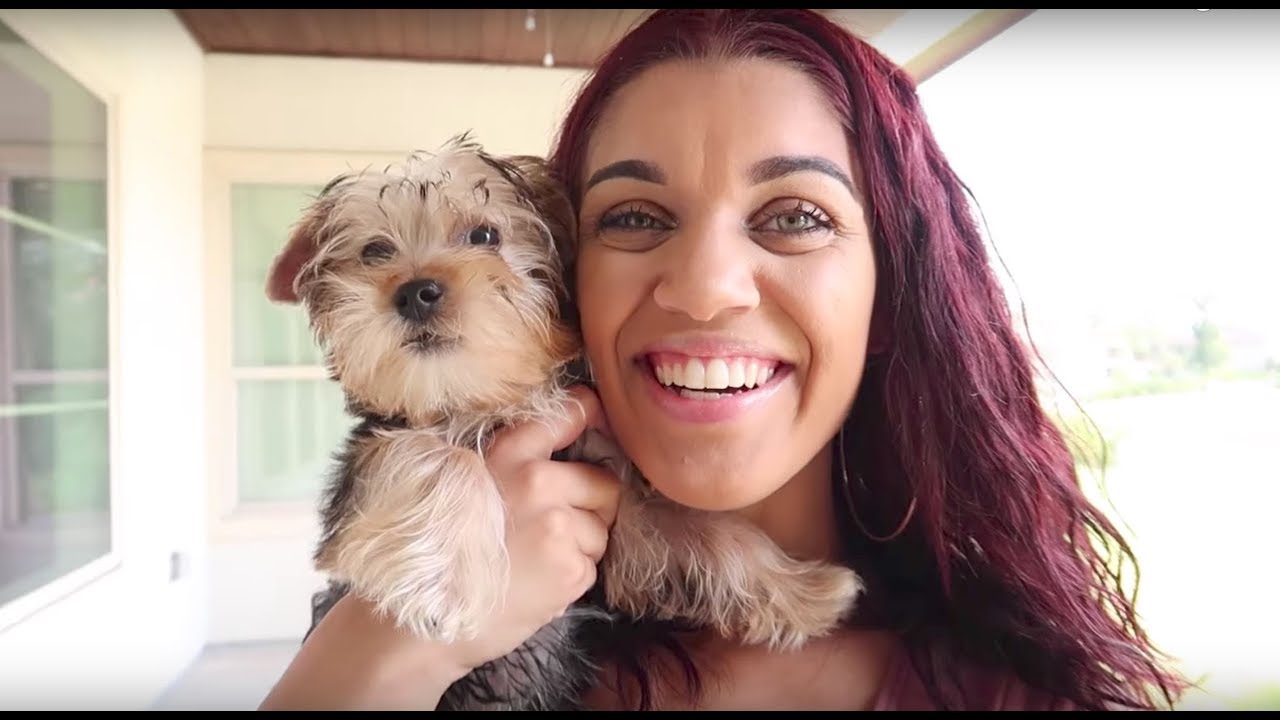 MY SISTER EXPERIENCES THE PAIN OF LABOR!! (EXTREMELY FUNNY) - YouTube