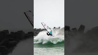 ?? Clean waves & offshore winds — perfection. ?? Full-on smash mode.#windsurf #windsurfing