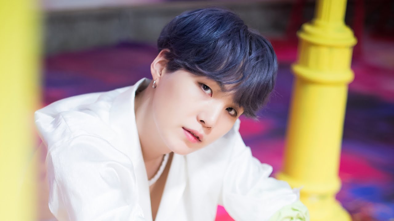 akasuma sasori adlı kullanıcının bts panosundaki Pin