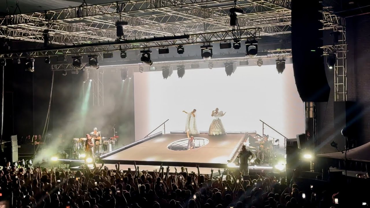 Basement Jaxx - Good Luck (live at Riverstage, Brisbane, Australia) [01/03/2026]