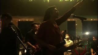 Perunggu - Pastikan Riuh Akhiri Malammu [featuring Bilal Indrajaya] (Live at Southside 28/7/2022)
