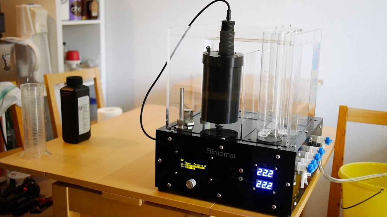 Processing black and white negatives with the Filmomat Filmprocessor