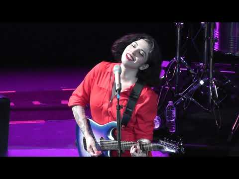 Mon Laferte Chilango