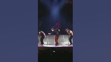 Thursdays are for dance breaks! 🕺