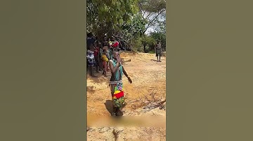 😱 Lễ hội tình yêu kỳ quái của bộ lạc châu Phi khiến ai cũng sững sờ!