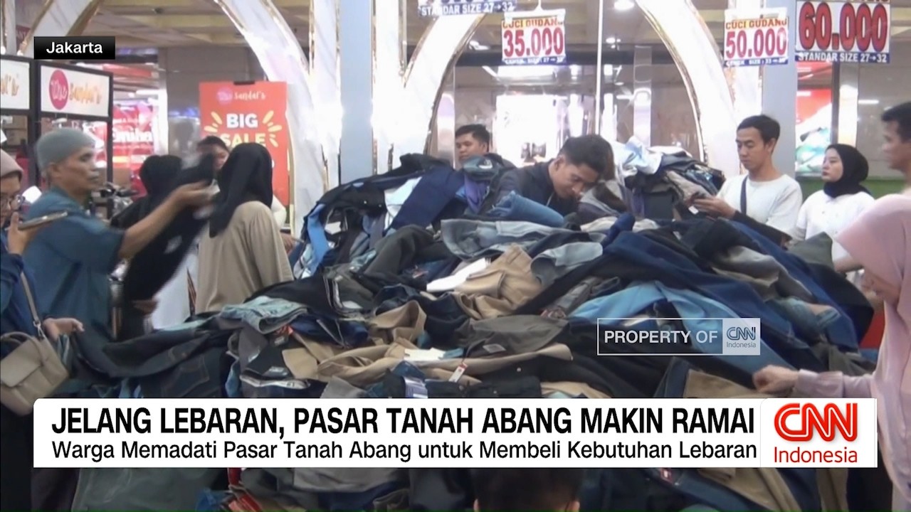 Jelang Lebaran, Pasar Tanah abang Makin Ramai dan Warga Antre Tukar Uang Pecahan Untuk Lebaran