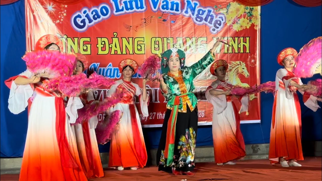 Cô Đôi Thượng Ngàn - Đội VN Xóm  Sơn Cẩm