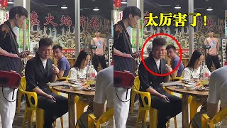 Download Lagu 姜育恒听了都要惊叹!流浪歌手大排档唱歌被顾客抢麦,大哥一首【女人的选择】唱的也太惊艳了! MP3 Download Lagu 姜育恒听了都要惊叹!流浪歌手大排档唱歌被顾客抢麦,大哥一首【女人的选择】唱的也太惊艳了! MP3
