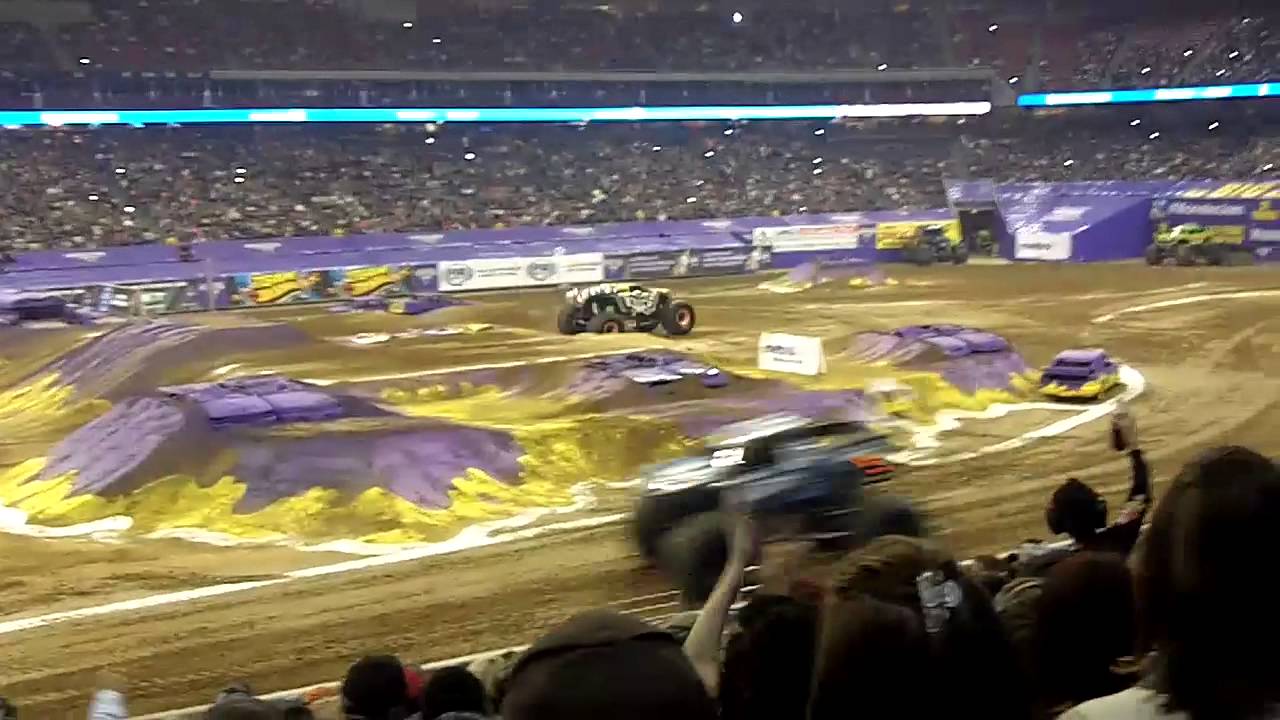 Monster Jam Houston Jan.4, 2014 Racing Highlights - YouTube