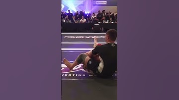 Michael Pixley front headlock attack. Peruvian necktie. #bjj #jiujitsu #grappling #judo #wrestling