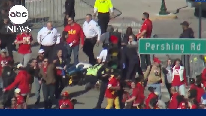 At Least 1 Dead 9 Hurt In Shooting After Kansas City Chiefs Super Bowl Parade