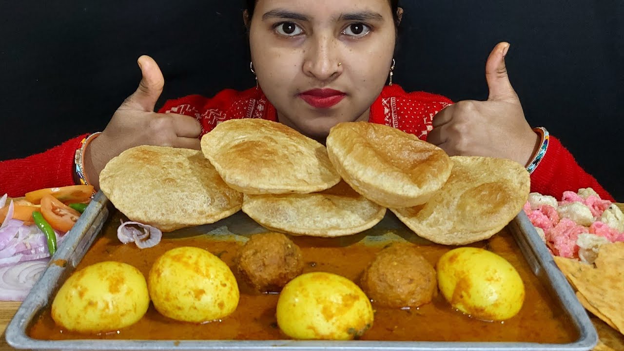 Eating Egg curry with Puri/Luchi,Salad,Papad|Mukbang Eating Show|ASMR|Indian Food|Delicious Food