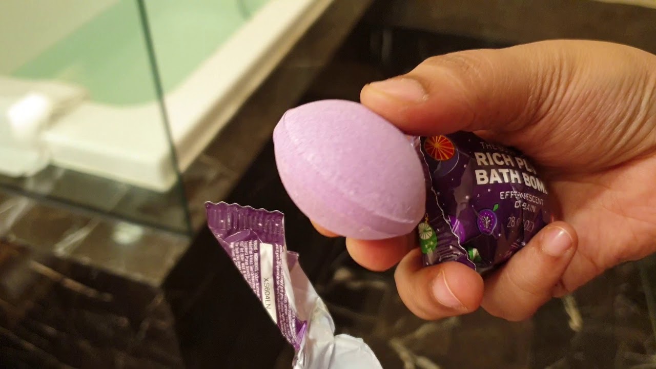 #bathbomb #bathtub - YouTube