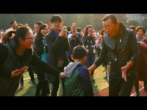 黄毅清怀疑周立波和某某有基情而非友情，怼胡洁愿顶罪还养一辈子