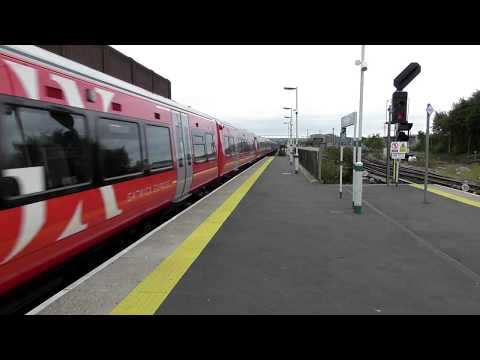 Gatwick Express Class 387 Passing Through Three Bridges (13/10/17)