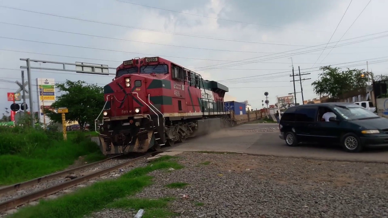 Double Stack Countainer Train in El Salto, Jalisco Mexico ES44AC 4696