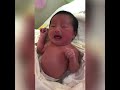 助産師が産んだ新生児。言葉がわかる?おもしろ動画