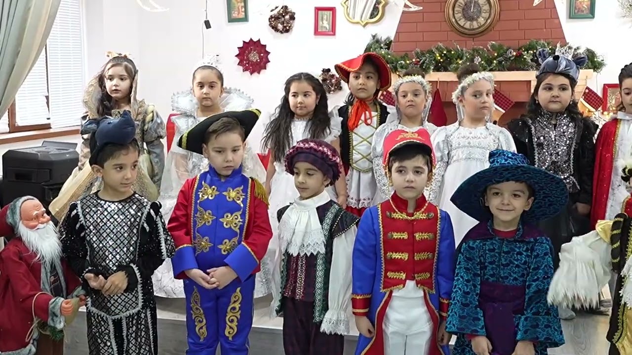 Ana Məktəb Yasamal filialında Yeni il münasibətilə keçirilən bayram.