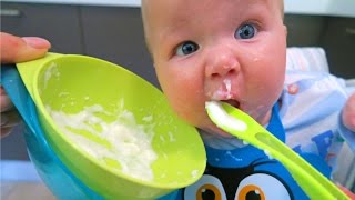 Baby jp gets a new stokke tripptrapp highchair that sister mbali
assembles. eats solids for the first time in his highchair. buy these
products at f...