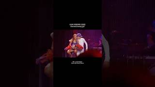그 시절 향수 자극하는 One less lonely girl