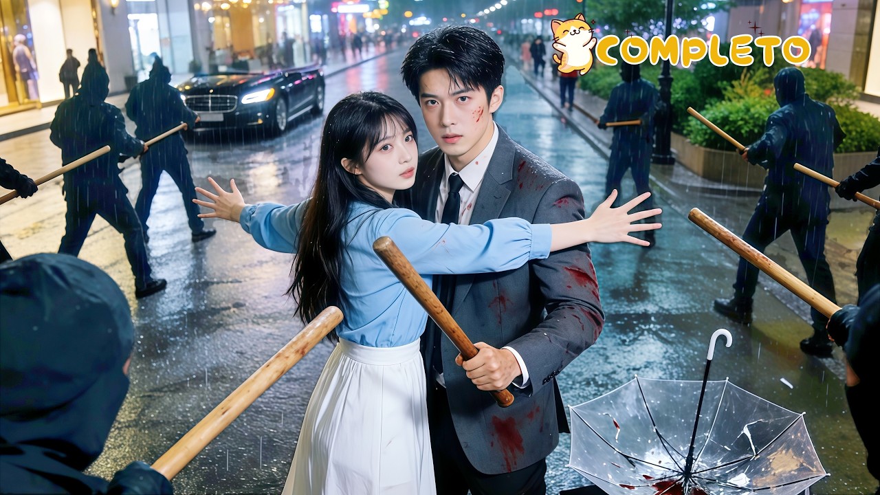 La chica salva accidentalmente al CEO de la mafia, ¡y el CEO se enamora perdidamente de ella!#amor