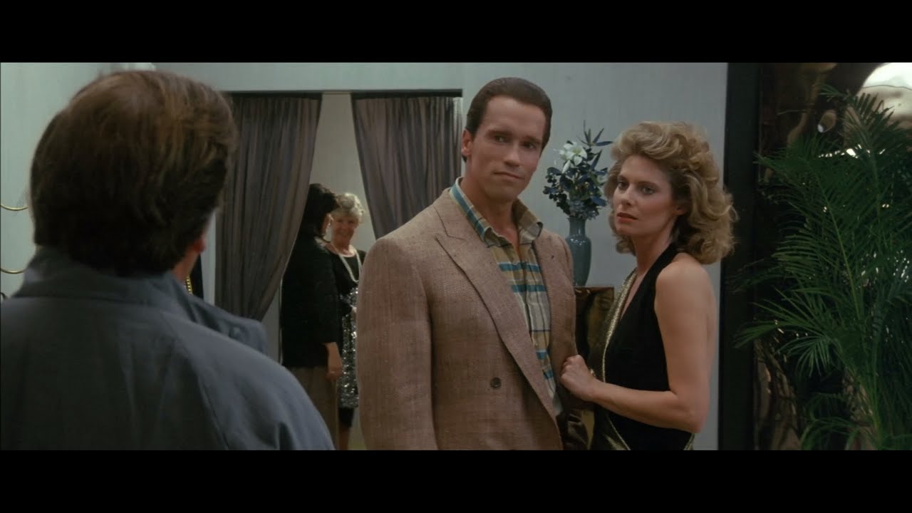 Raw Deal (1986) - Shopping Brawl