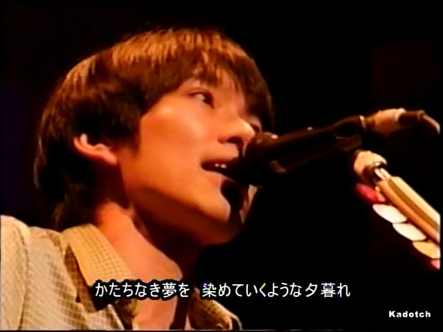 恋は夕暮れ スピッツ - YouTube