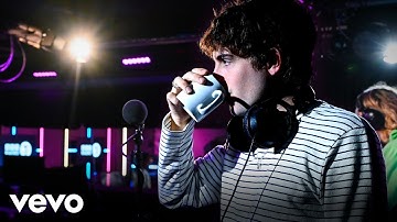 Thumbnail of Royel Otis - Let Me Love You (Mario cover) in the Live Lounge