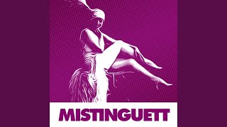 Video thumbnail of "Mistinguett - C'est vrai"