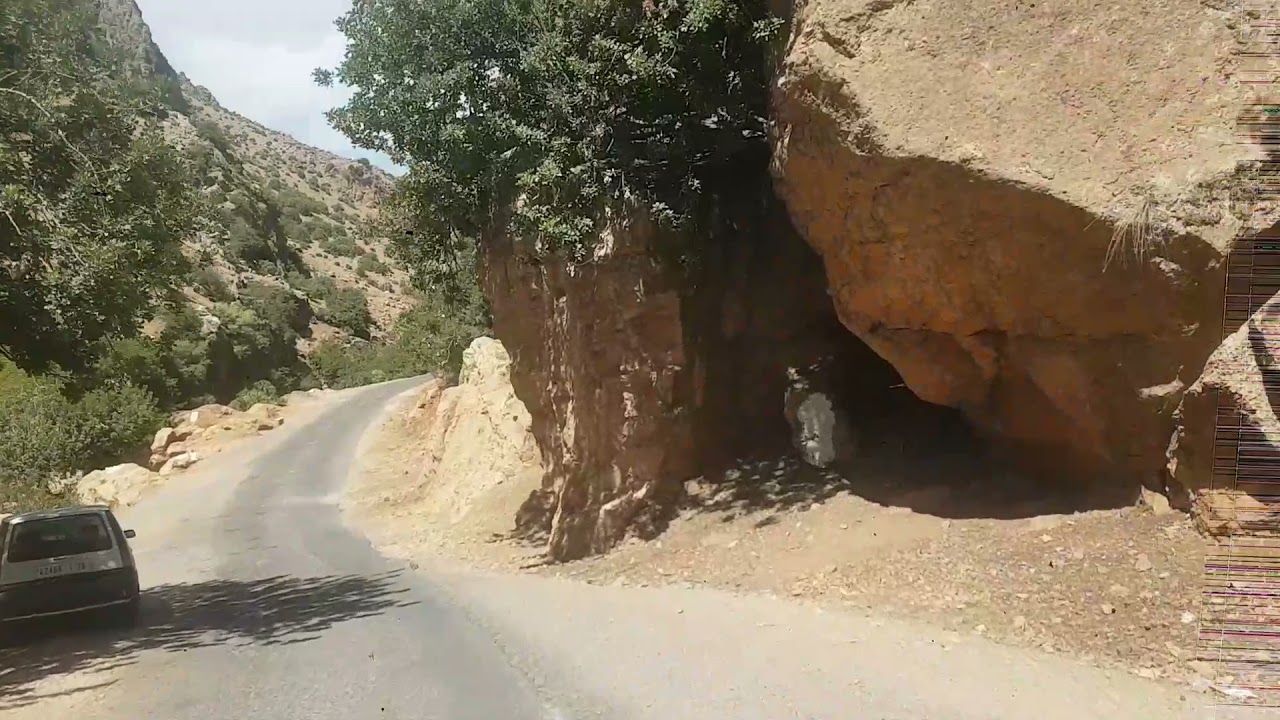 احيدوس الأطلس في طريق بني ملال تاكزيرت إيحنصالن