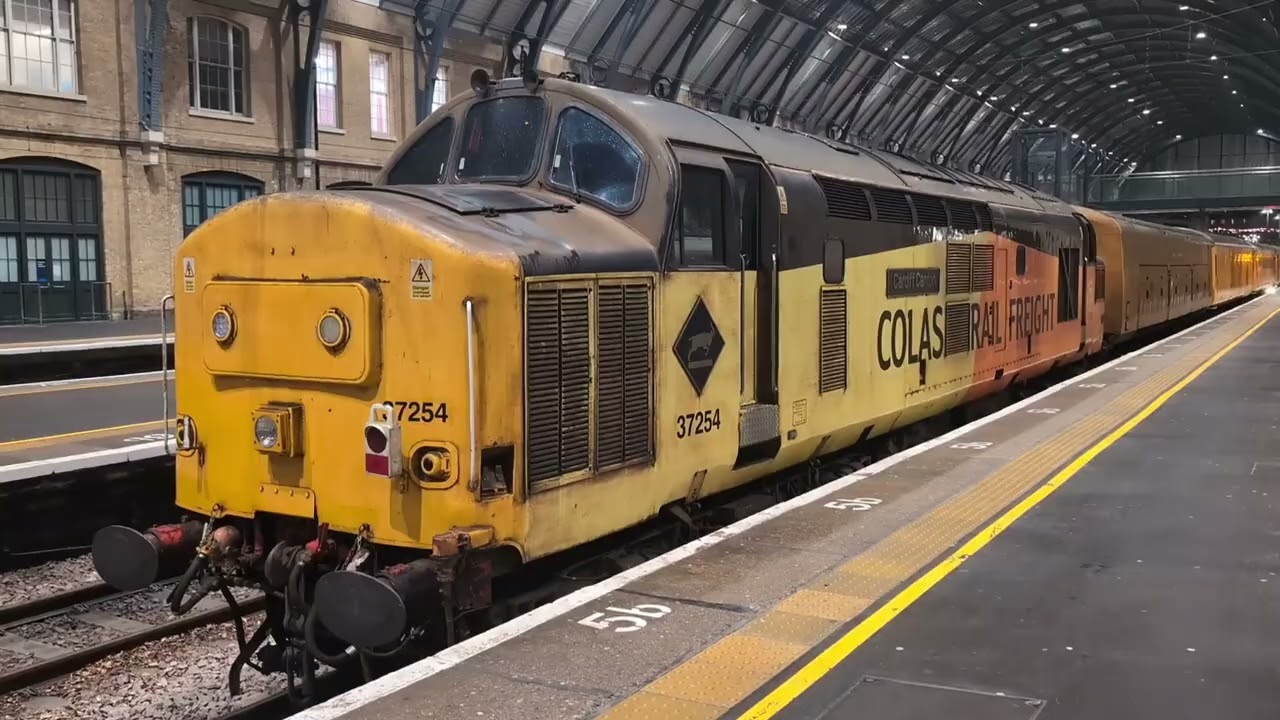 37423 on 3Q70 & 3Q71 Test Train at Kings Cross 
