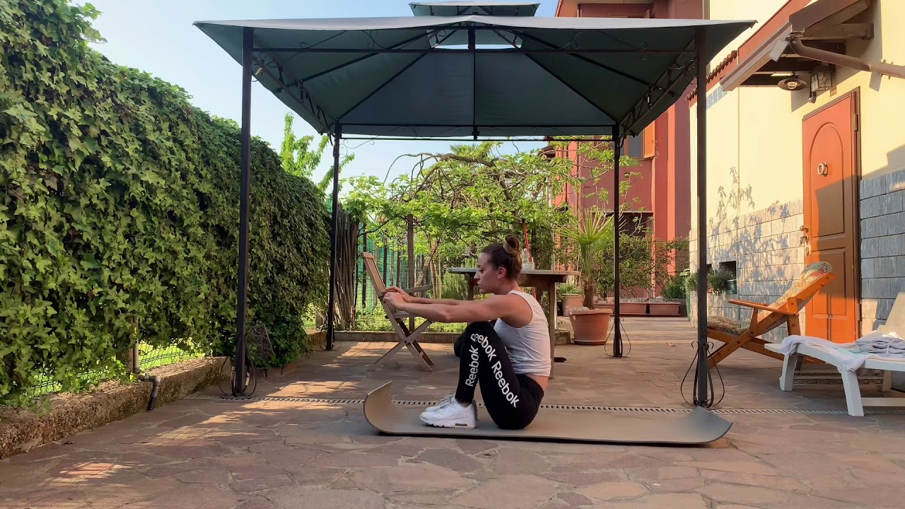 Gambe gluteo e addome con un solo esercizio: ROCK UP