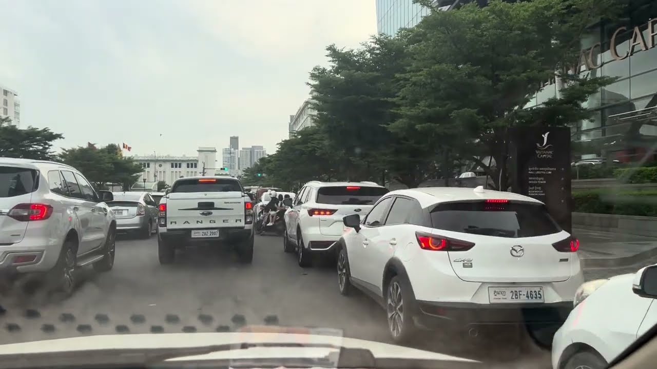 Cambodia 🇰🇭#14 Rush Hour Traffic is Bad in Phnom Penh, Cambodia Leaving Aeon Mall 2023
