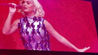 KATY PERRY..COZY LITTLE CHRISTMAS..JINGLEBALL 2019..MN