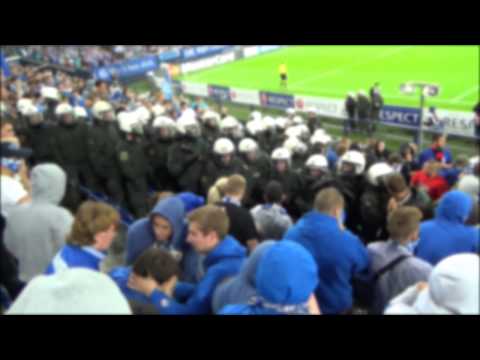 Polizeieinsatz FC Schalke 04 - PAOK Saloniki 21.08.2013 in der Nordkurve