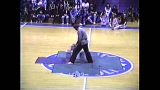 Master Bob Green performing a chi break