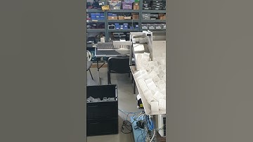 Step feeder for plastic parts