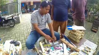 Pedagang unik Indonesia