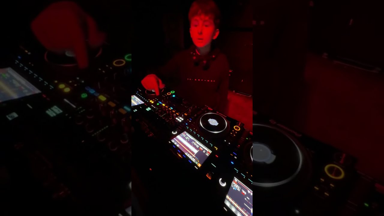 KNOB FLIES OFF MID-SET! DJ Tries Not To Laugh At World HQ