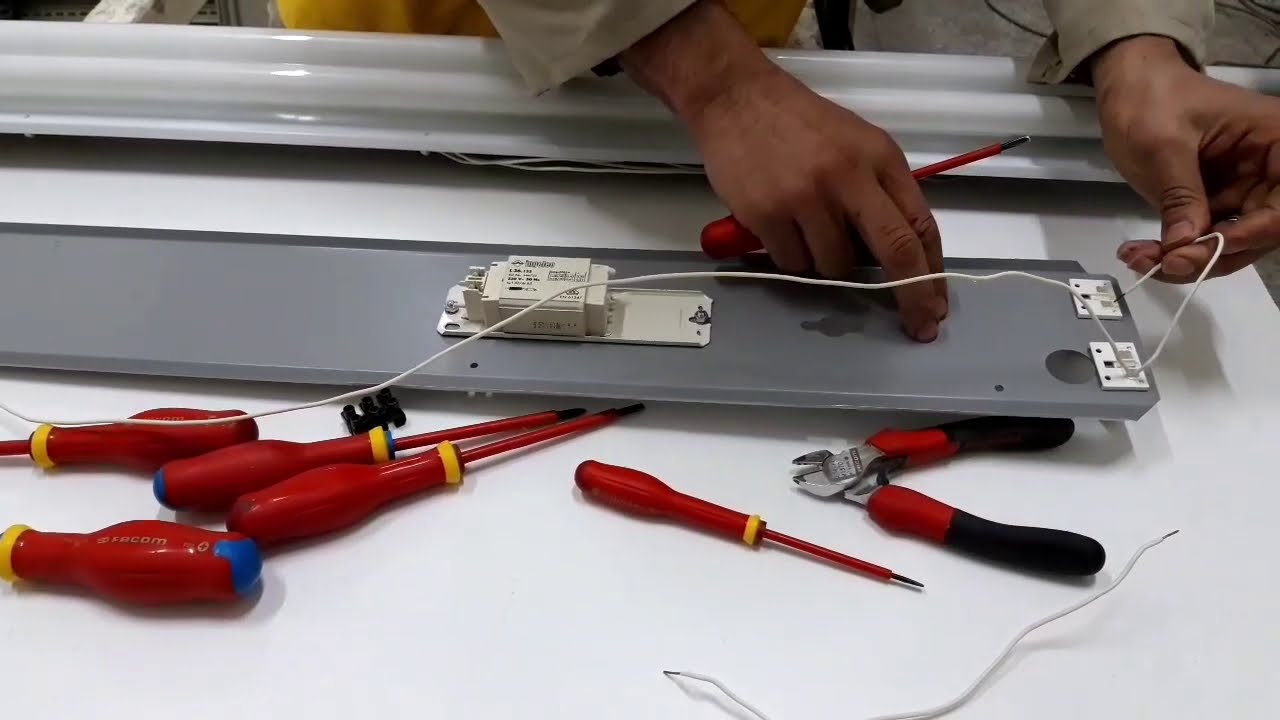 أسهل طريقة تركيب نوعين من TUBE LED T8 للمبتدئين câblage de tube led — free download
