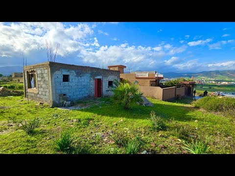 هميزة معتبرة دار وغريسة مفججة واصل الماء والكهرباء ومطلة على البحر 0751885209نواحي الفنيدق