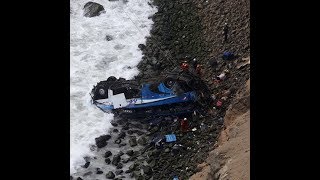 Pérou: un bus tombe d'une falaise, au moins 48 morts