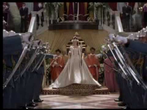 Crowning Queen of Genovia - Princess Diaries 2